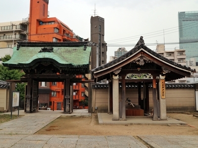 IMG_1398　唐門・太子井戸屋形.JPG